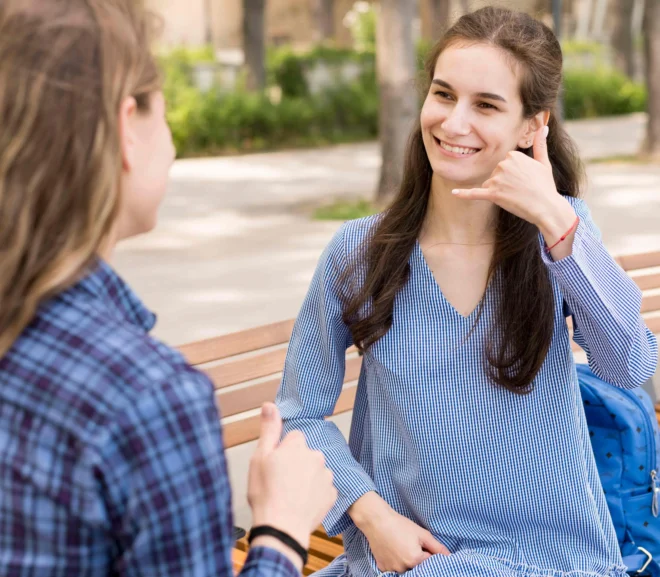 How to Start a Conversation: 8 Ways to Befriend Strangers